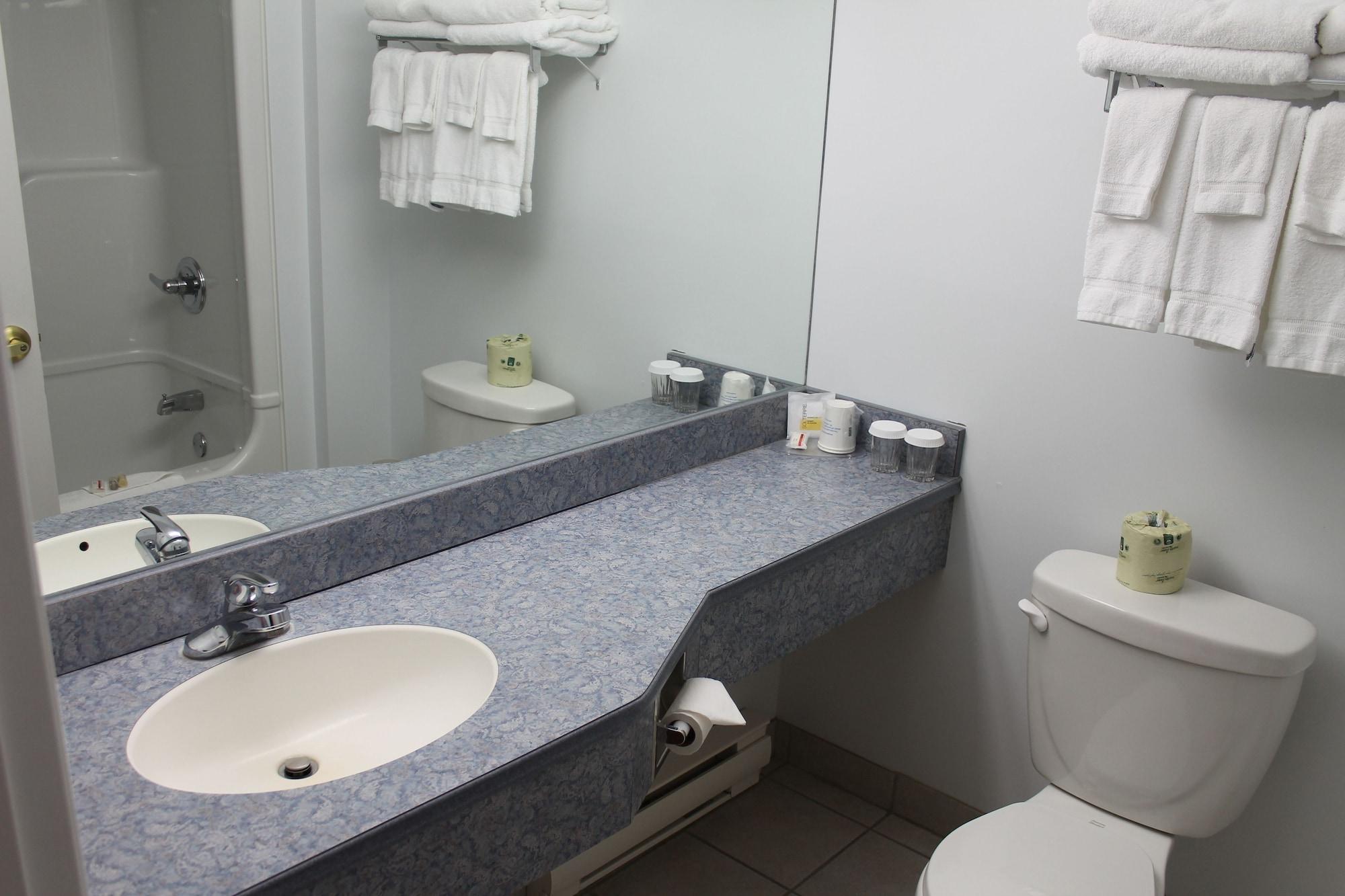 Days Inn By Wyndham Edmundston Buitenkant foto