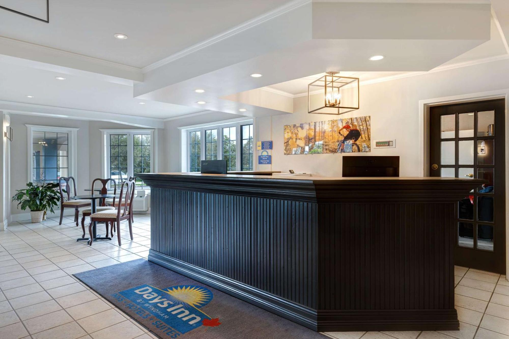 Days Inn By Wyndham Edmundston Buitenkant foto